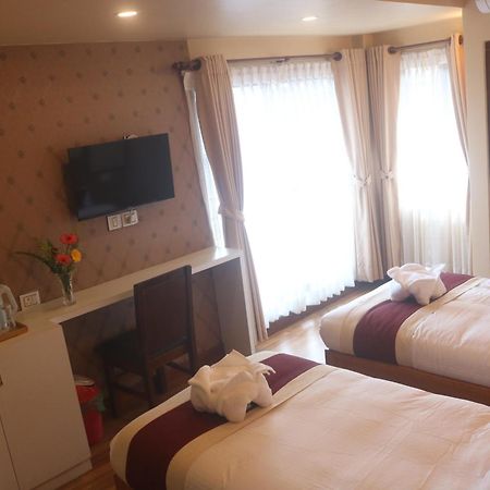Hotel Family Ties Pvt. Ltd. Catmandu Exterior foto