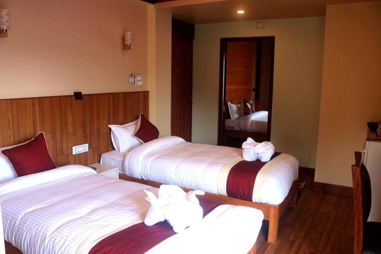 Hotel Family Ties Pvt. Ltd. Catmandu Exterior foto