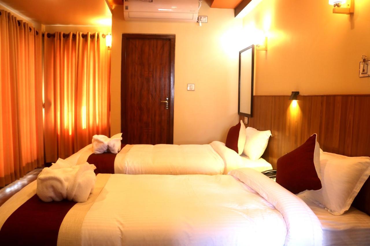 Hotel Family Ties Pvt. Ltd. Catmandu Exterior foto
