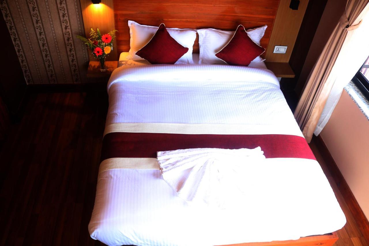 Hotel Family Ties Pvt. Ltd. Catmandu Exterior foto
