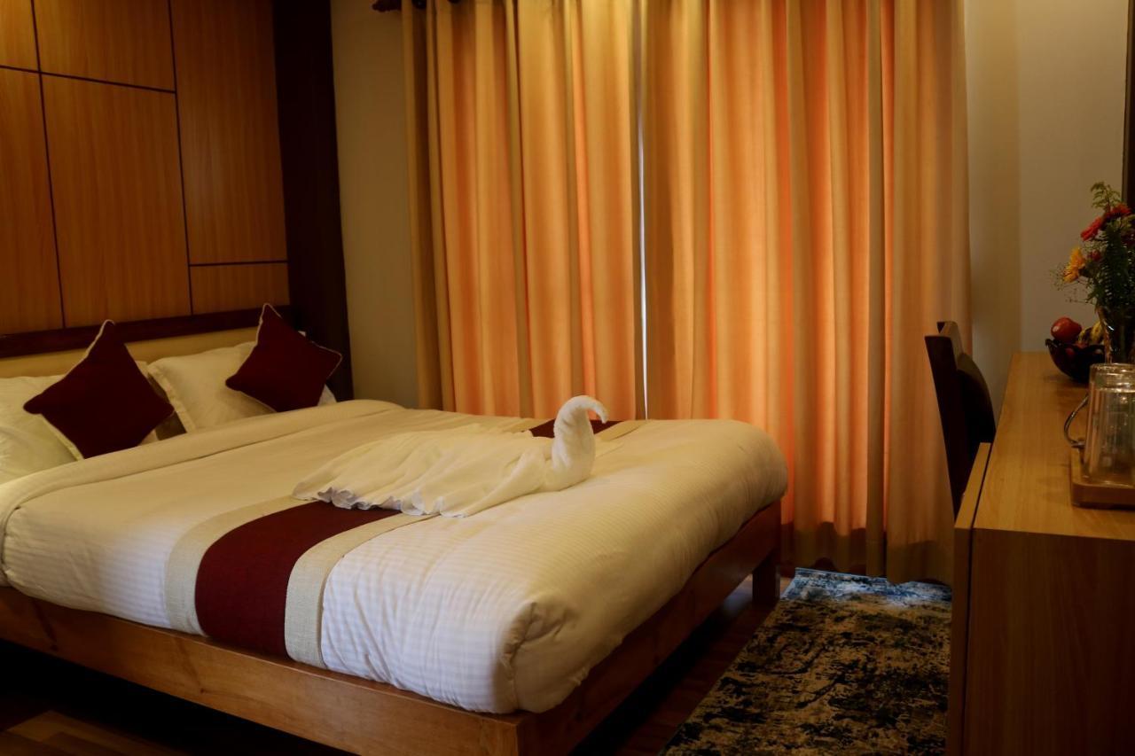 Hotel Family Ties Pvt. Ltd. Catmandu Exterior foto