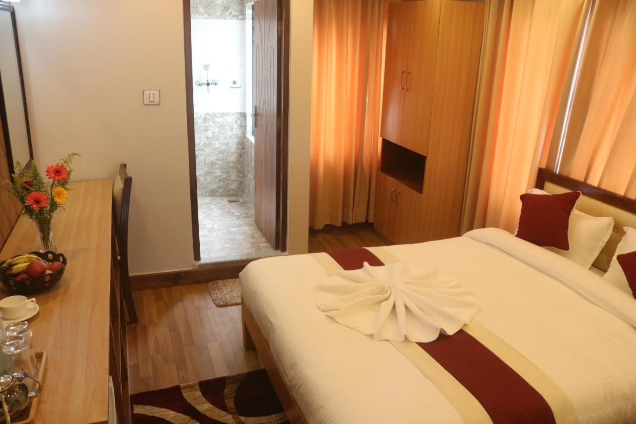 Hotel Family Ties Pvt. Ltd. Catmandu Exterior foto