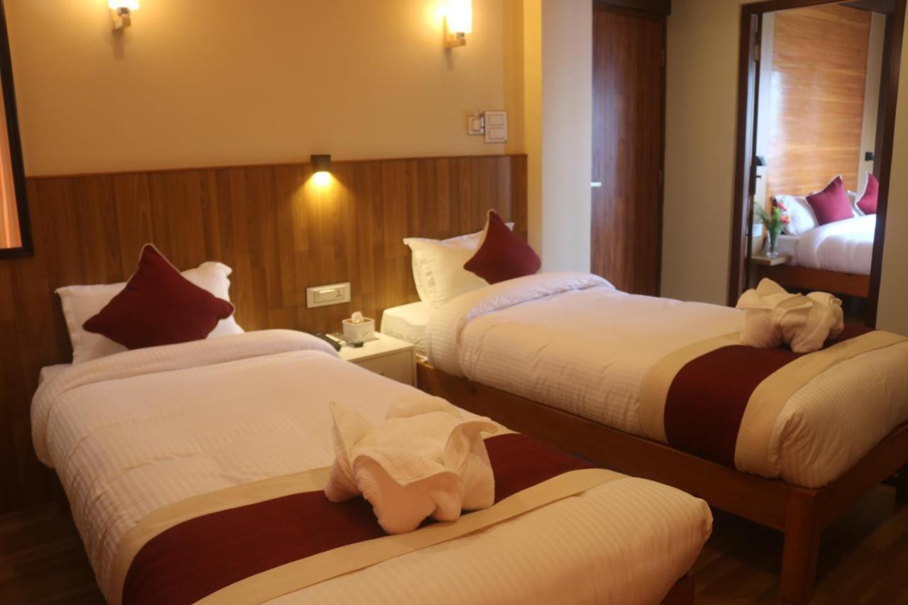 Hotel Family Ties Pvt. Ltd. Catmandu Exterior foto
