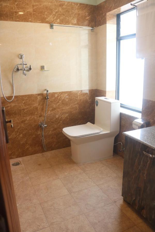 Hotel Family Ties Pvt. Ltd. Catmandu Exterior foto