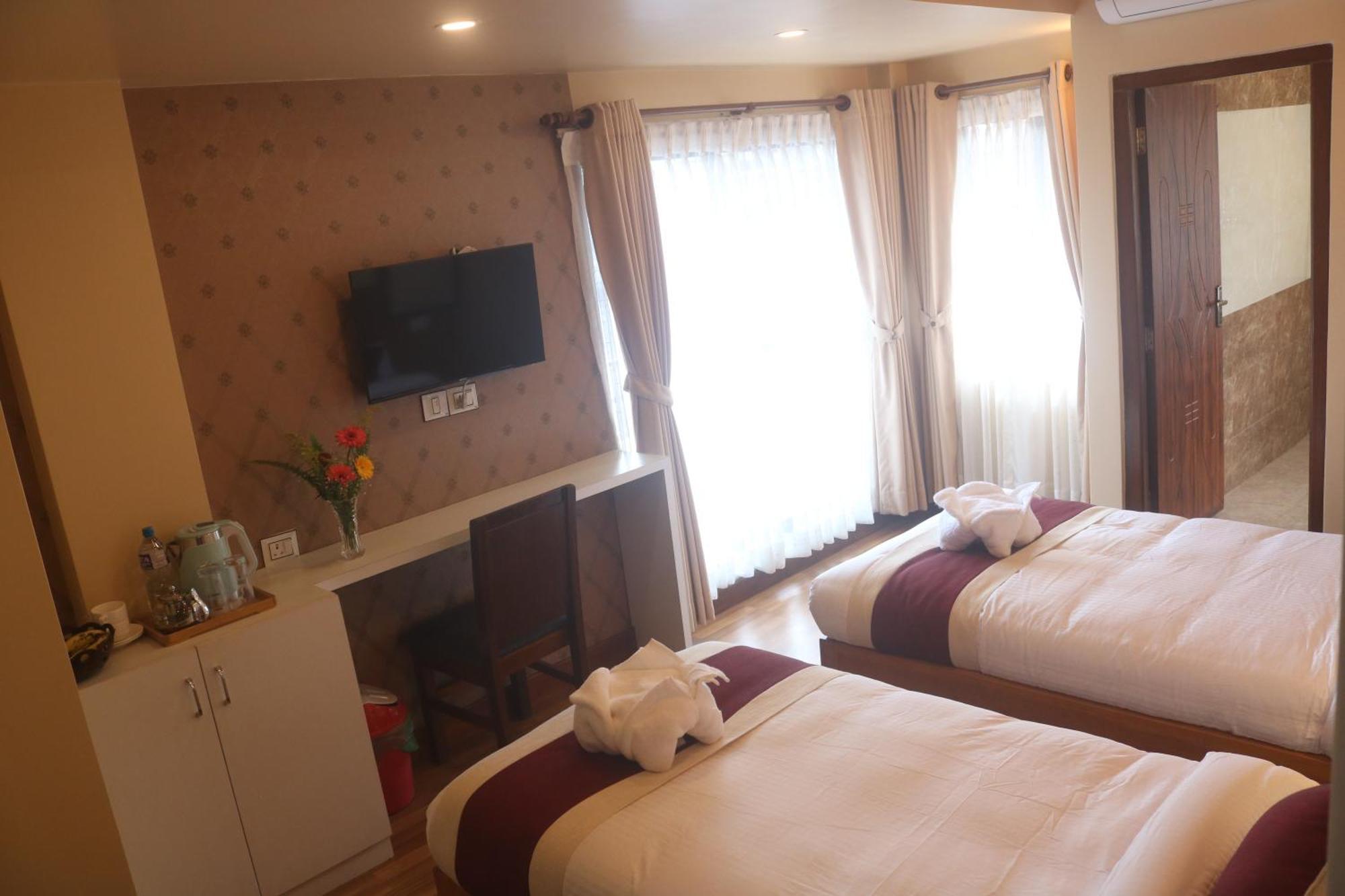 Hotel Family Ties Pvt. Ltd. Catmandu Exterior foto
